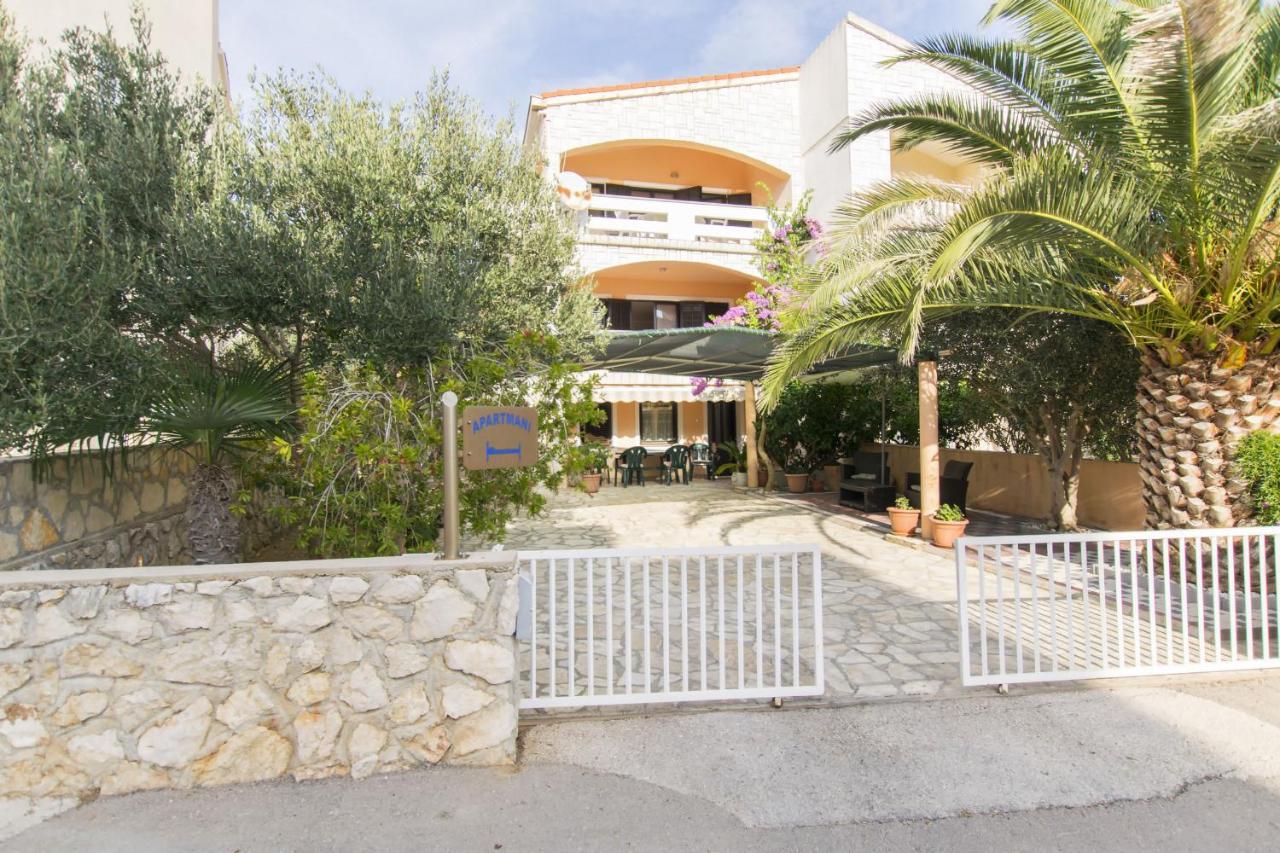 Apartments Jasna Novalja Exterior photo